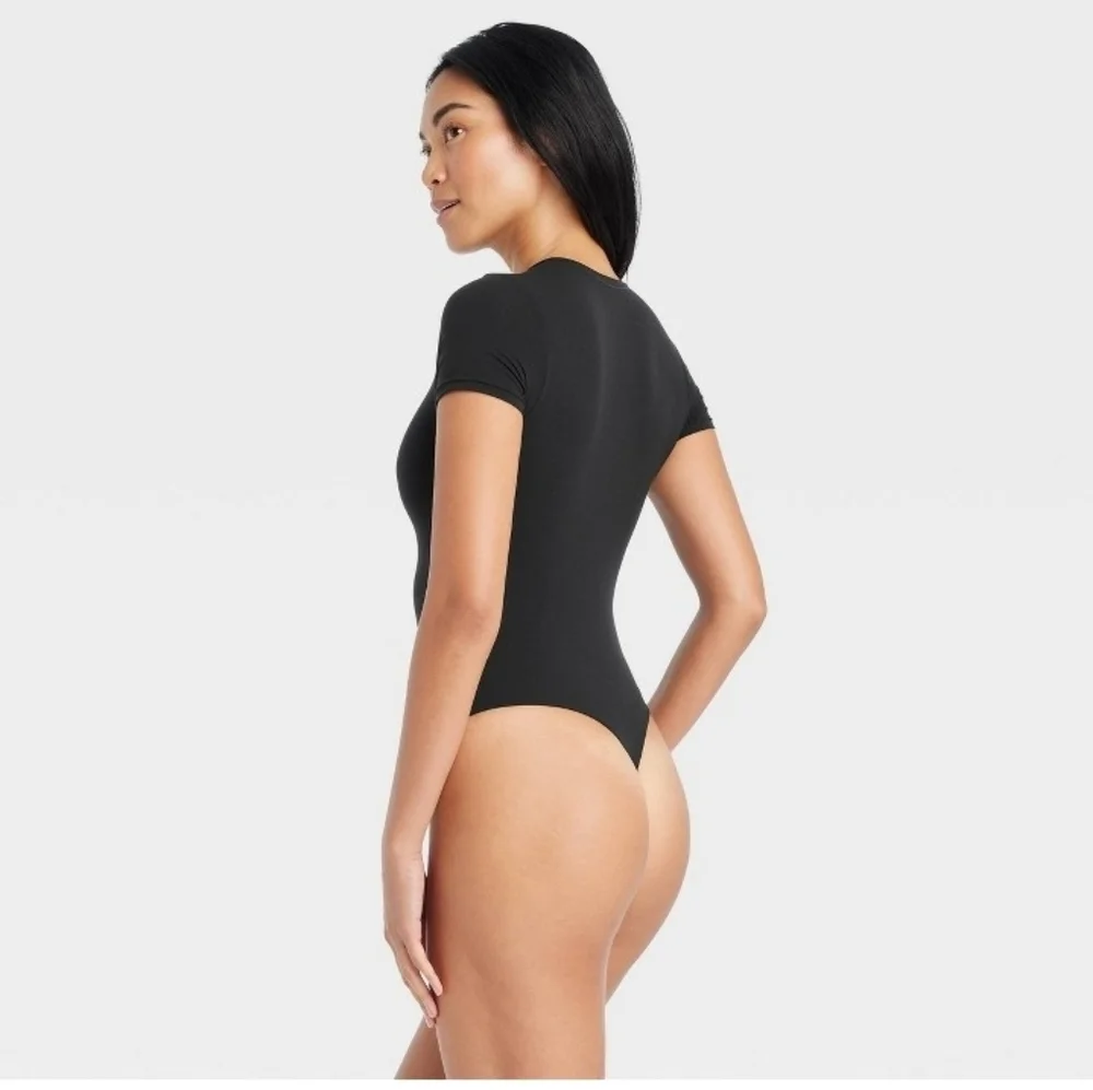 Auden Women's Luxury Collection 4 Way Stretch Short Sleeve Bodysuit Black - Picture 2 of 6